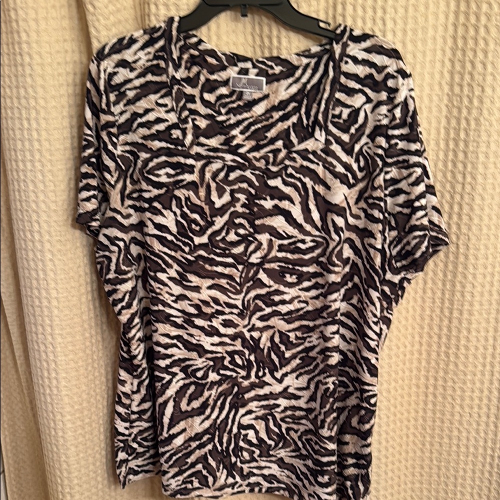 JM Collection Black and White Boxy Short Sleeve T-Shirt